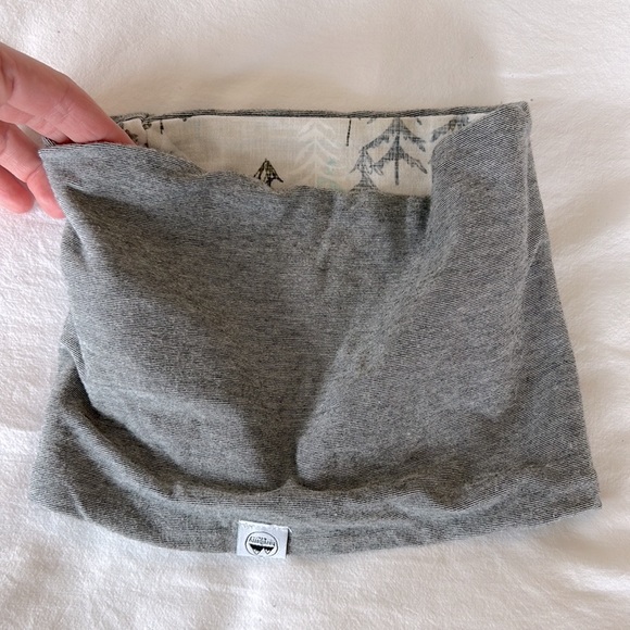 Kids neck warmer- reversible - Picture 2 of 2